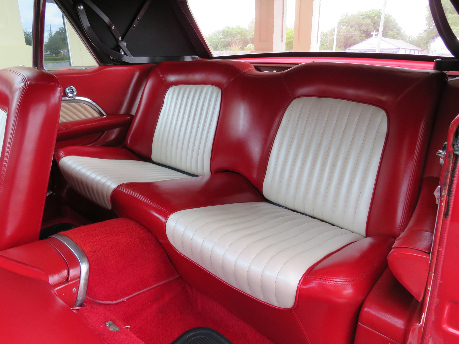 1961 FORD THUNDERBIRD - Image 16